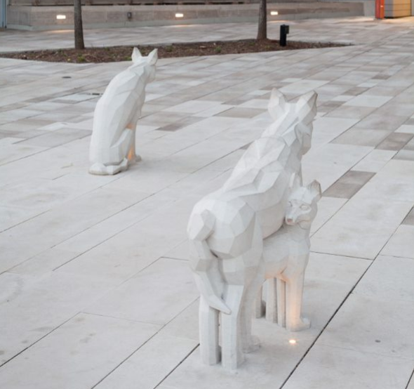 dog sculptures exhibition