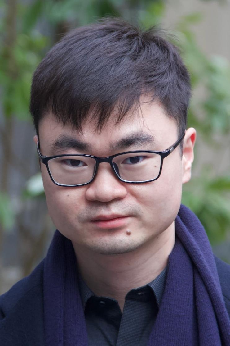 A photo of professor Qizhen Zhang.