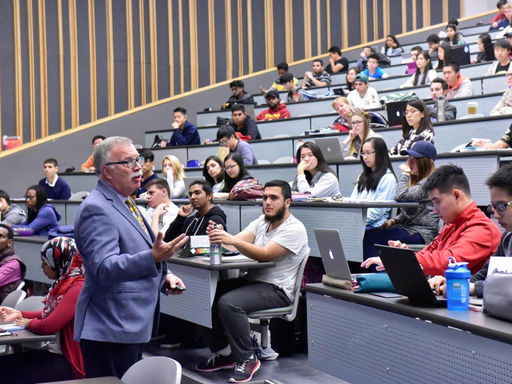 U of T Scarborough students participate in a strategic management lecture.