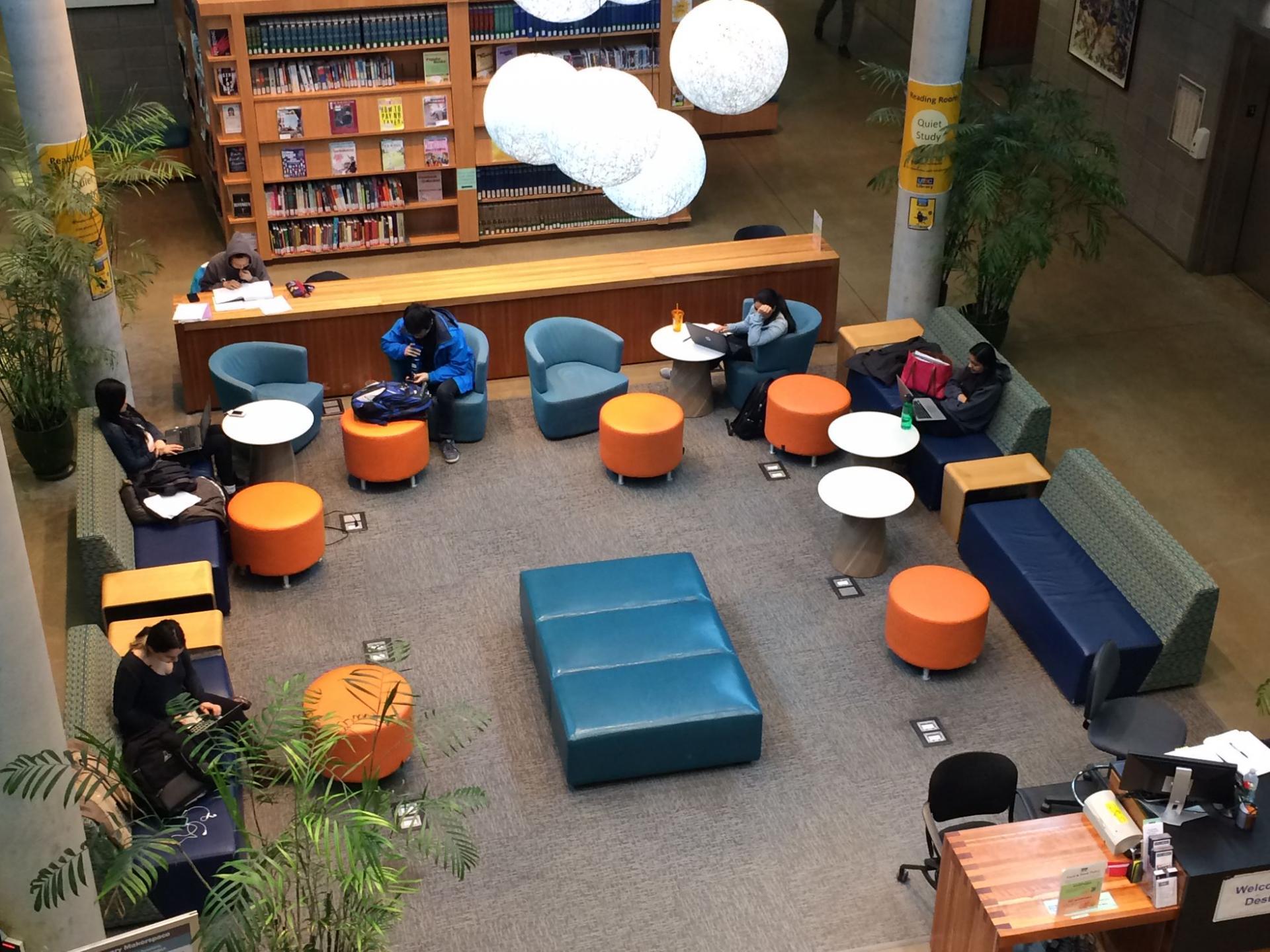 Picture of the UTSC Library reading room
